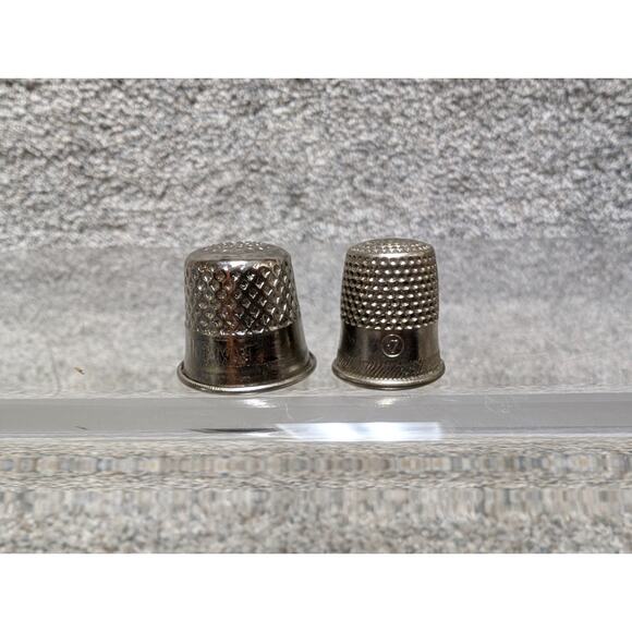 LOT OF 5 SILVER COLOR VINTAGE SEWING THIMBLES - Picture 8 of 13